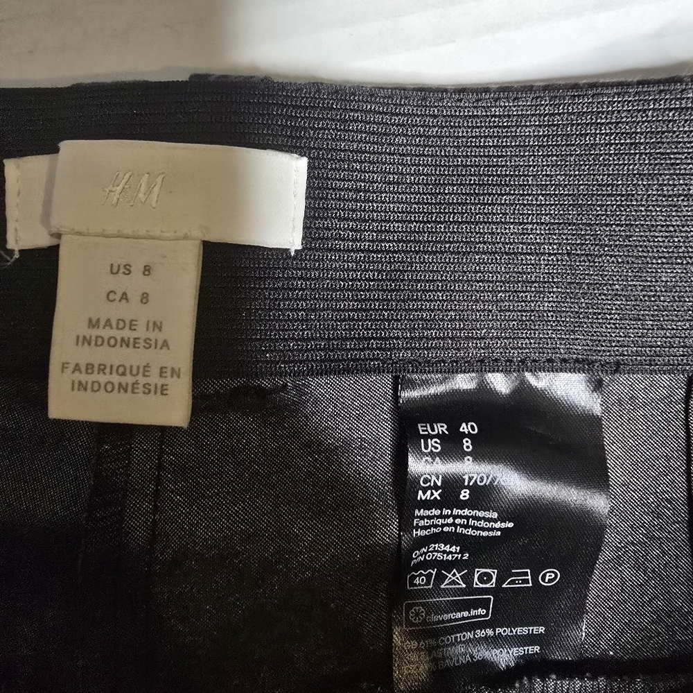 H&M Plaid Cropped Distressed Trousers - Picture 2 of 3